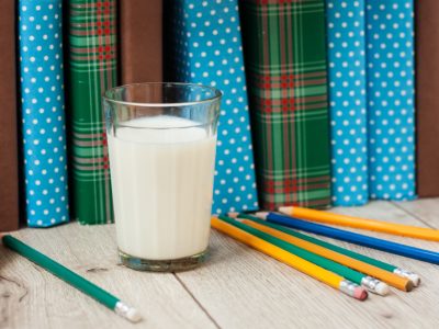 Săptămâna viitoare începe furnizarea în școli a produselor din programul ”Lapte și corn”
