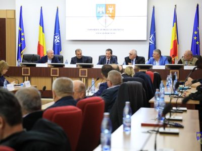 Primarii și secretarii generali din comunele din Vrancea, ședință comună la Consiliul Județean, în prezența președintelui ACOR România