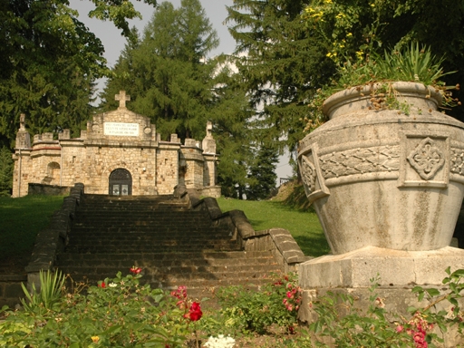 Mausoleul Eroilor din Soveja