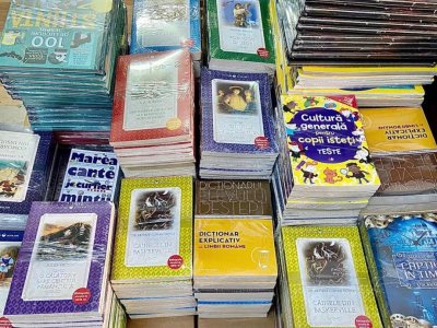 Consiliul Județean Vrancea donează peste 10.000 de cărți bibliotecilor școlare