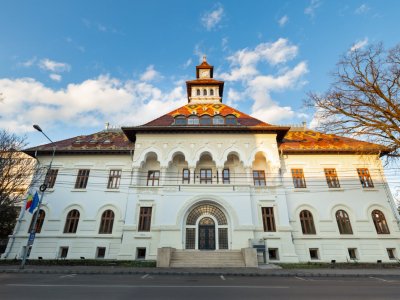 Universitatea din București și Universitatea „Al. I. Cuza” din Iași vor înființa centre de învățământ superior la Focșani