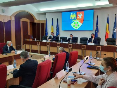 Ministrul Dezvoltării, Cseke Attila, vizită de lucru la Consiliul Județean Vrancea, pe tema investițiilor din județ