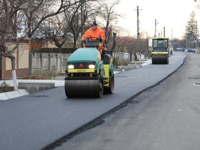Se asfaltează DJ 205P, în comuna Milcovul