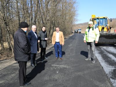 Se asfaltează și se modernizează DJ 119 A, în Homocea, la limita cu județul Bacău