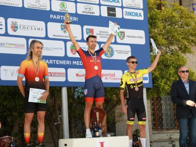Consiliul Județean Vrancea a premiat câștigătorii Turului Vrancei la ciclism