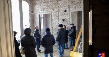 Restaurarea Sălii de lectură a Bibliotecii Județene este în plină desfășurare